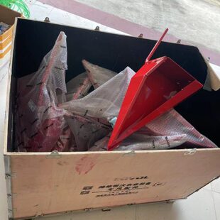潍柴雷沃RG50 70收割机配件超越跨区荣耀收割机配件右分禾器尖