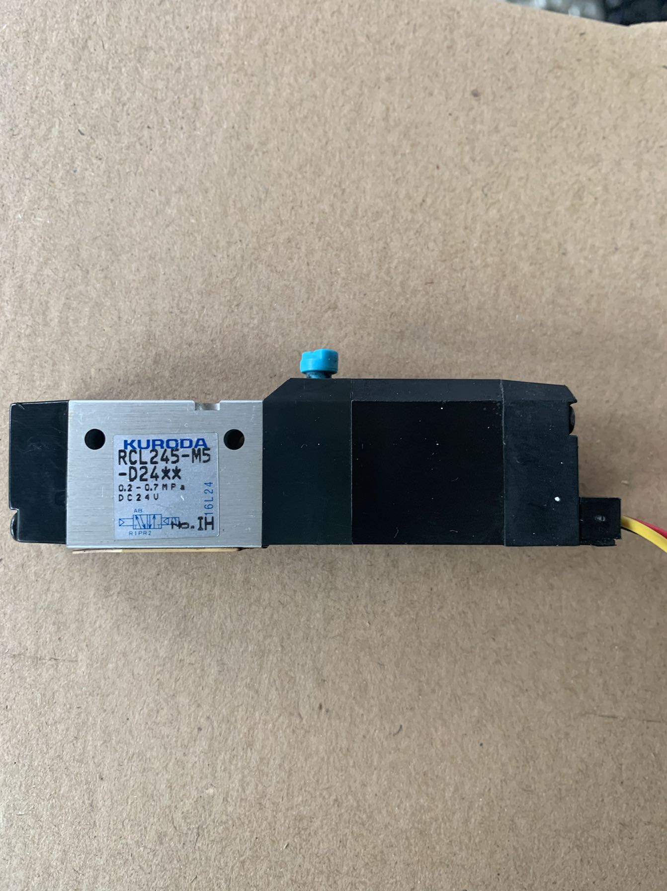 KURODA RCL245-M5-D24 RCD245-M5-D24 电磁阀 原装正品 9新
