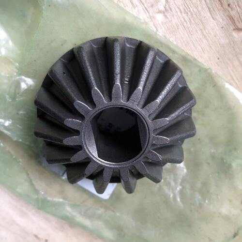 雷沃收割机配件原厂RG50/60/70/80通用高位卸粮锥齿轮 15齿