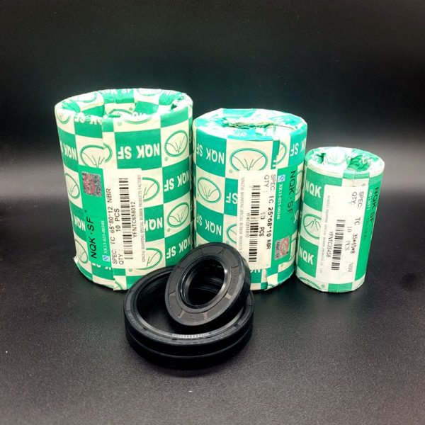 QK进口骨架油封高温丁晴22*30 31 32 33 34 35 36*5 6 7 8 10