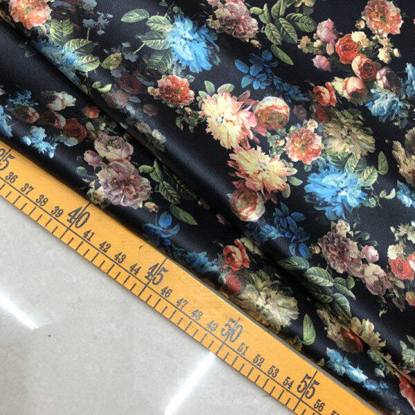 黑色底真丝桑蚕丝面料40姆米重磅喷绘印花加厚彩色花朵丝绸缎布料