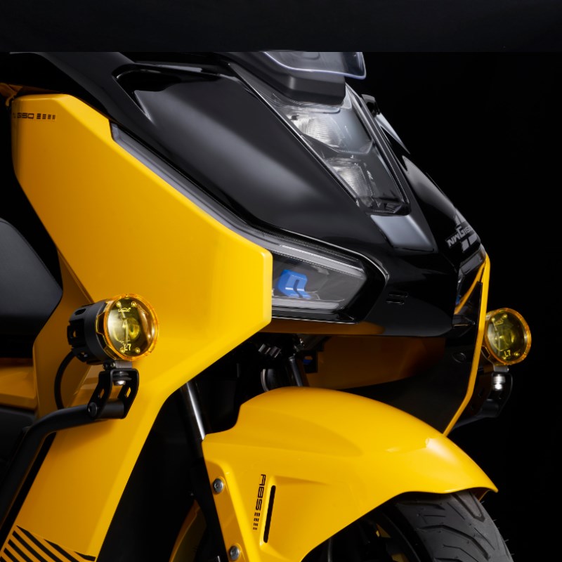 适用五羊本田NWG150摩托车射灯萝卜L7S爆闪灯雾灯远近光灯LED灯