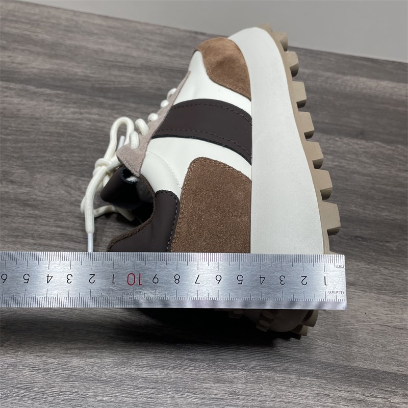 破码加工欧洲冬季风格羊毛衬里温暖真皮颜色匹配厚底运动和休闲阿