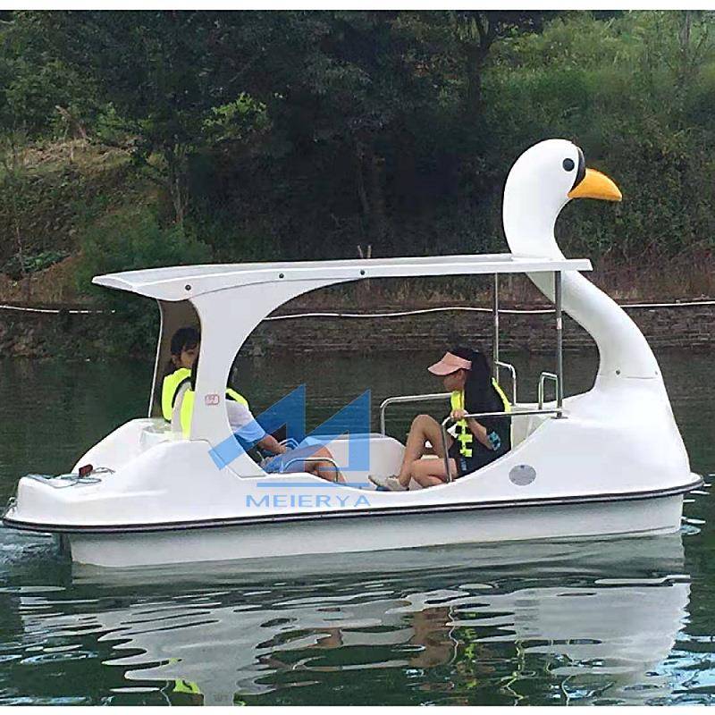 4人天鹅卡通脚踏船自排水电动游乐船加厚防撞玻璃钢水上娱乐设施
