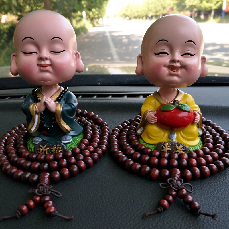 创意汽车摆件车载可爱摇头版公仔弥勒佛小M和尚保平安车内装饰用