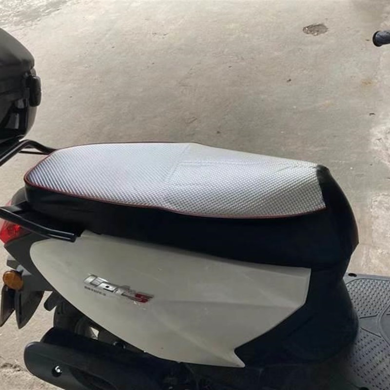适用 轻骑铃木LETS小海豚QS110T-3踏板摩托车坐垫套皮防水