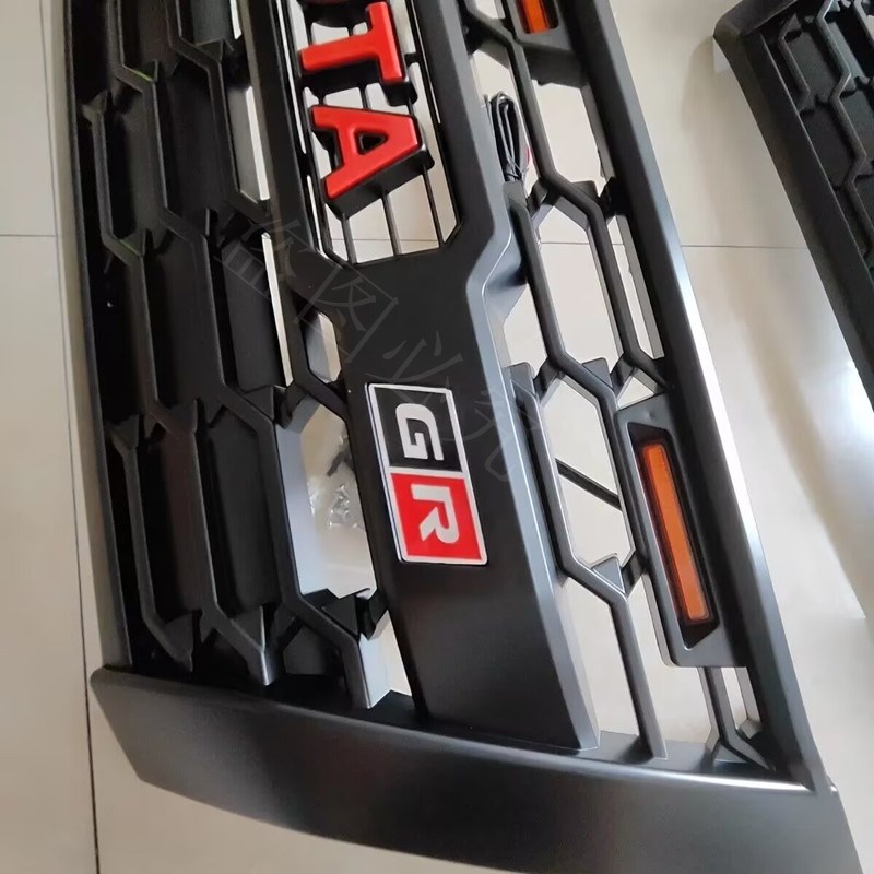 适用于16-21年FORTUNER穿越者奔跑者改装前脸带灯中网车头装饰网