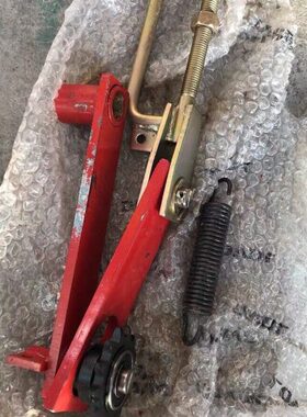 福田雷沃RG50/60/70收割机配件超越荣耀版输送槽输送链条张紧装配