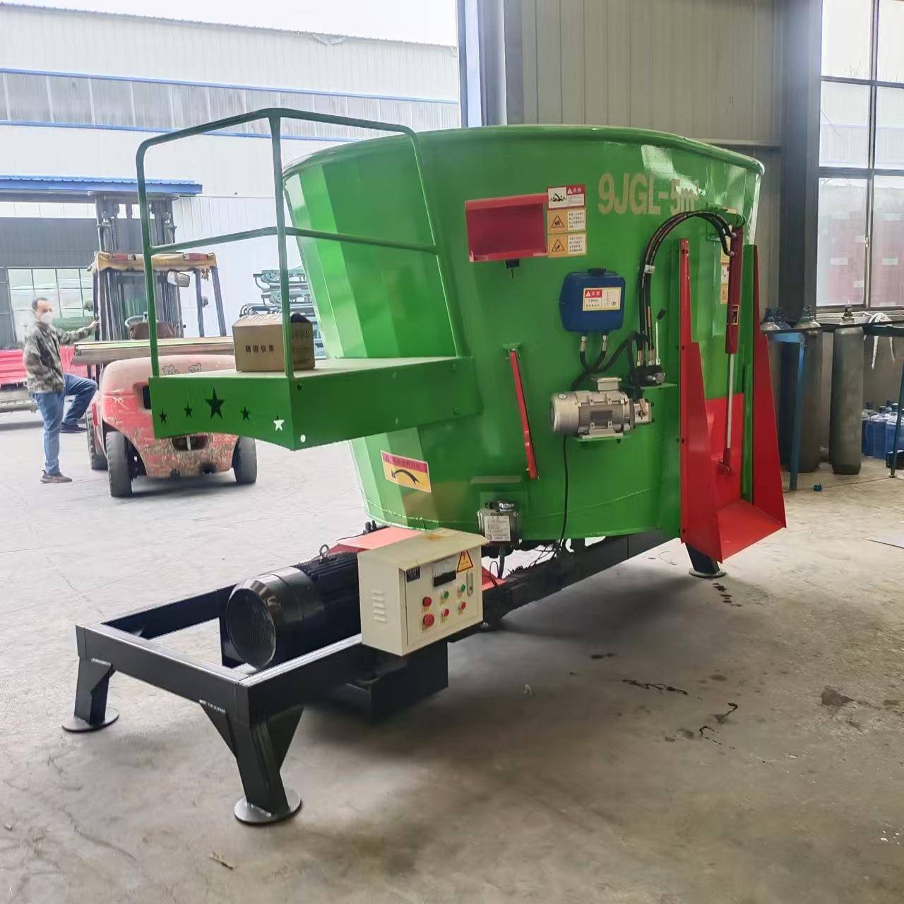 立式全日粮混合饲料制备机TMR立式饲料搅拌机饲料搅拌机生产厂家