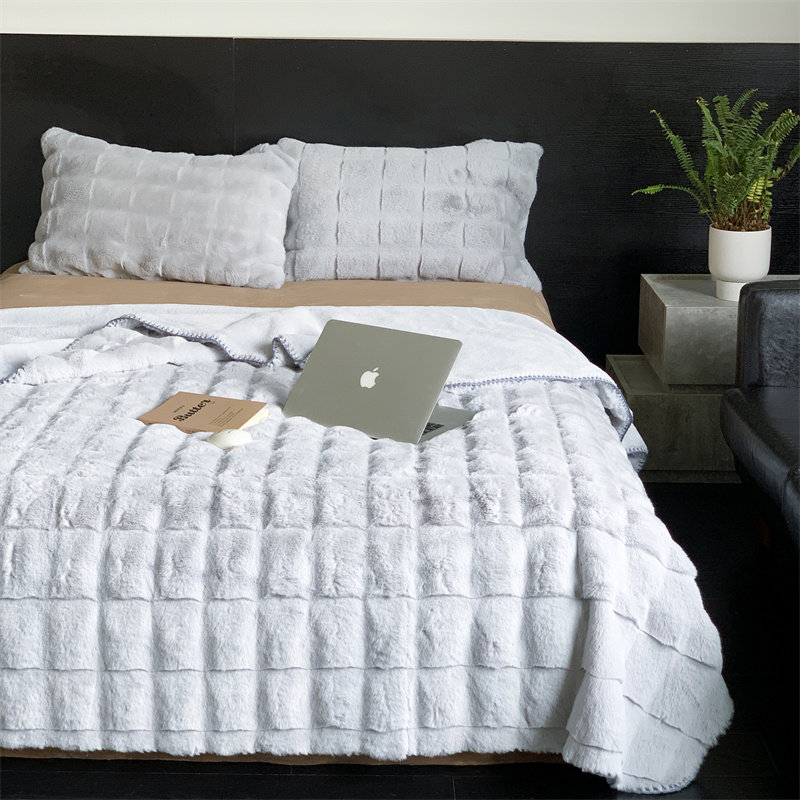 高级兔毛绒毛毯被子加厚保暖冬季雪貂绒办公室午T睡沙发披肩小毯