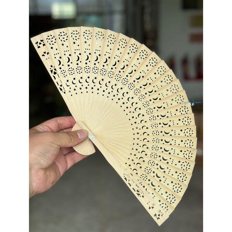 8寸香木扇子中国风礼品檀香扇镂空扇全木扇舞T蹈折扇高档折扇