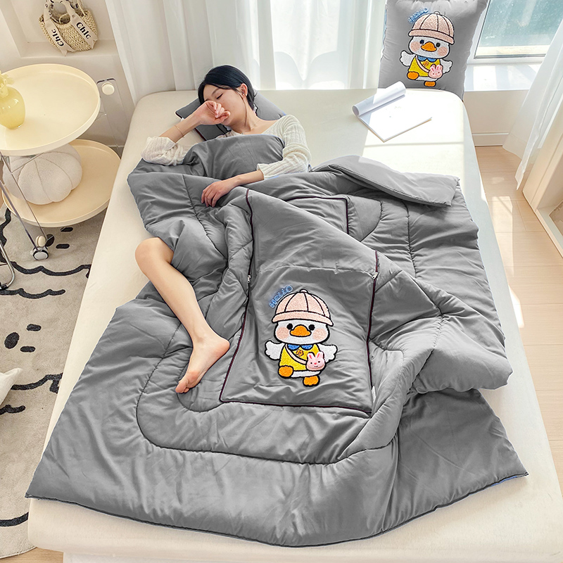 刺绣抱枕被子两用沙发空调被加厚车载大号靠枕头T盖毯子二合一睡