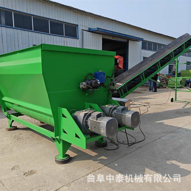 TMR饲料混料机养牛场自动称重全日粮制备机牧场揉搓卧式混草机