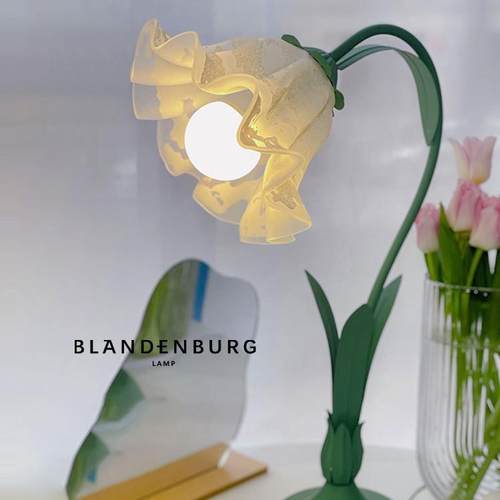 铃兰台灯北欧创意浪漫少女桌面装饰品花朵灯网红公主房卧室床头灯