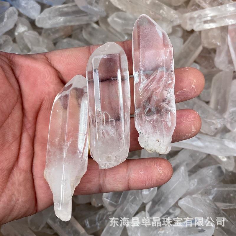 供应天然白水晶柱原石抛光水晶柱原石打磨抛光
