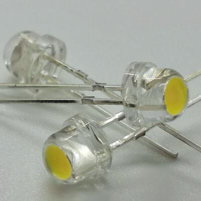 f5草帽0.2w暖白光工厂供应直插短脚8-9lm3000K金线焊接低光衰高亮