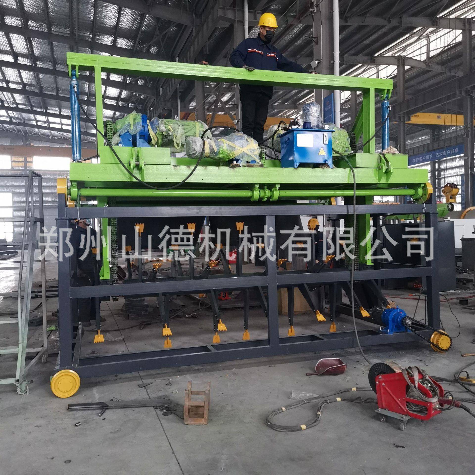 猪粪液压升降槽发酵设备新型有机肥翻抛机牛粪污泥导轨式翻堆机