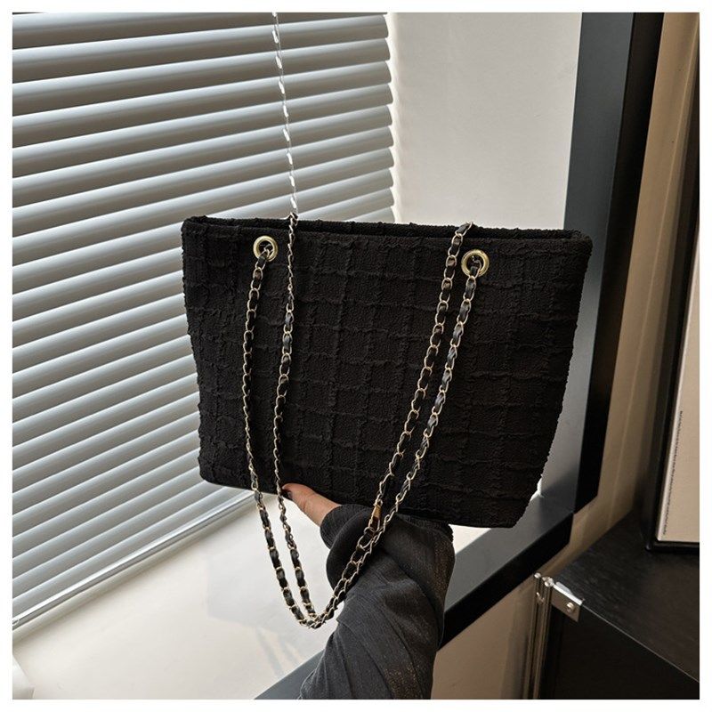 时尚流行洋气2024夏季新款休闲通勤简约链条托特斜挎单肩包包女