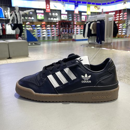 阿迪达斯三叶草男女款低帮板鞋