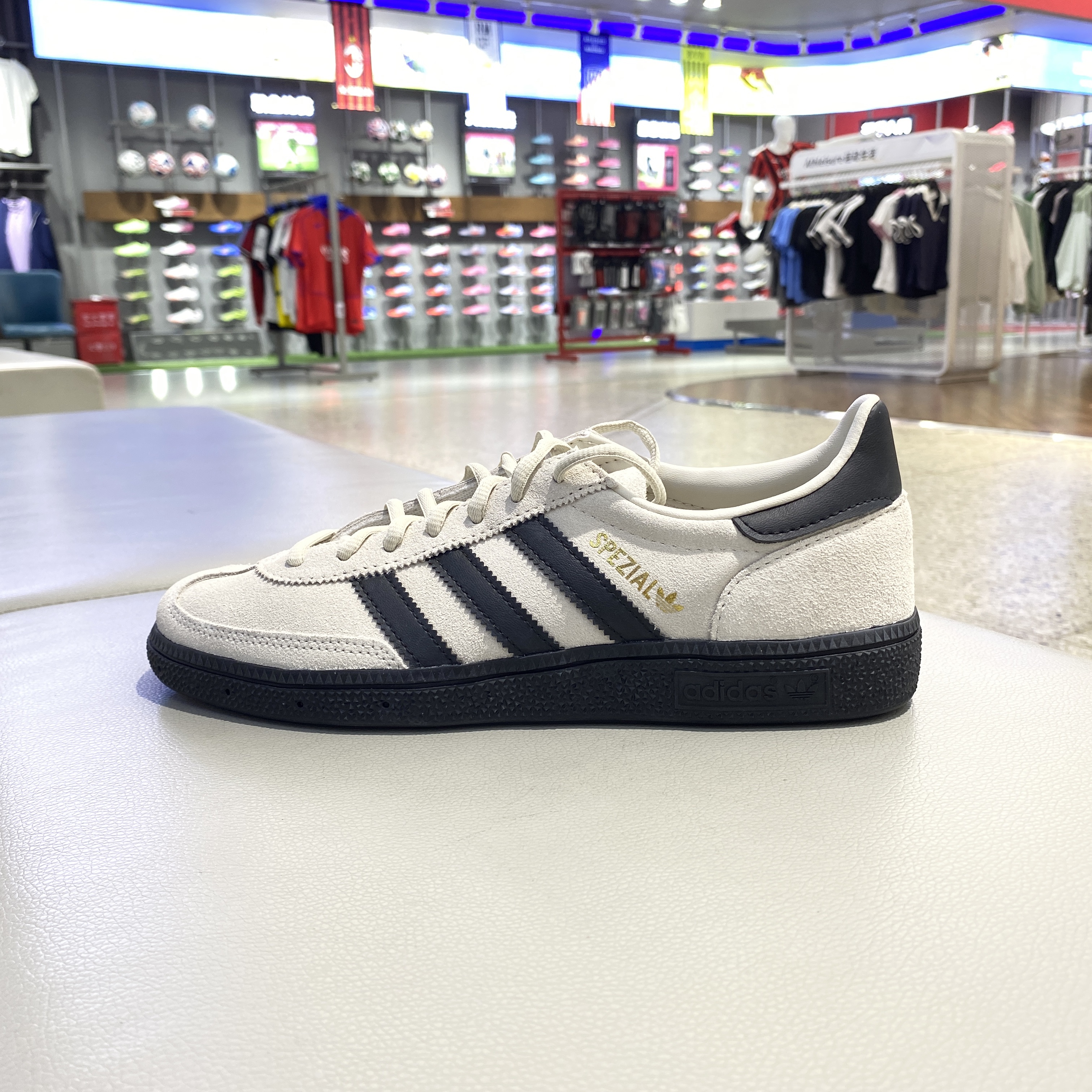 阿迪达斯ADIDAS三叶草男女板鞋