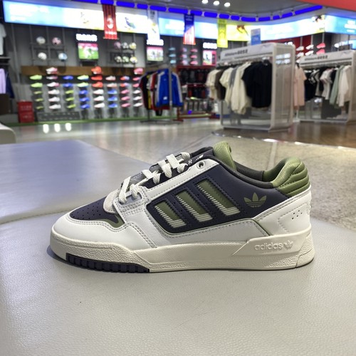 三叶草简约百搭拼接低帮板鞋