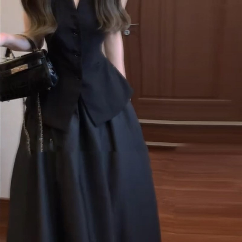 Xzy微胖通勤赫本风格无袖修身背心女士25夏季黑色大摆伞裙套装