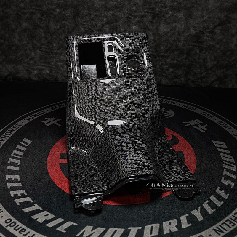 小牛电动车N1S/NQI改装蜂窝碳纤维内壳PP件脚踏板护腿板黑件