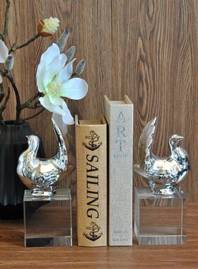 简约现代轻奢电镀银陶瓷孔雀水晶底书档书靠书立家居书房软装摆件