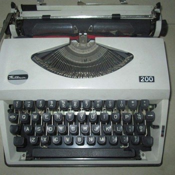 物件相好英文打字机老式复古可打印可F打字老式机械可以打世纪橱