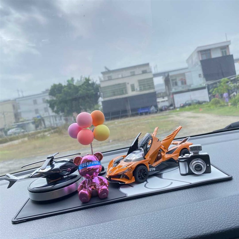 新款汽车模型车内香薰除r异味持久香氛淡香太阳能直升飞机摆件装