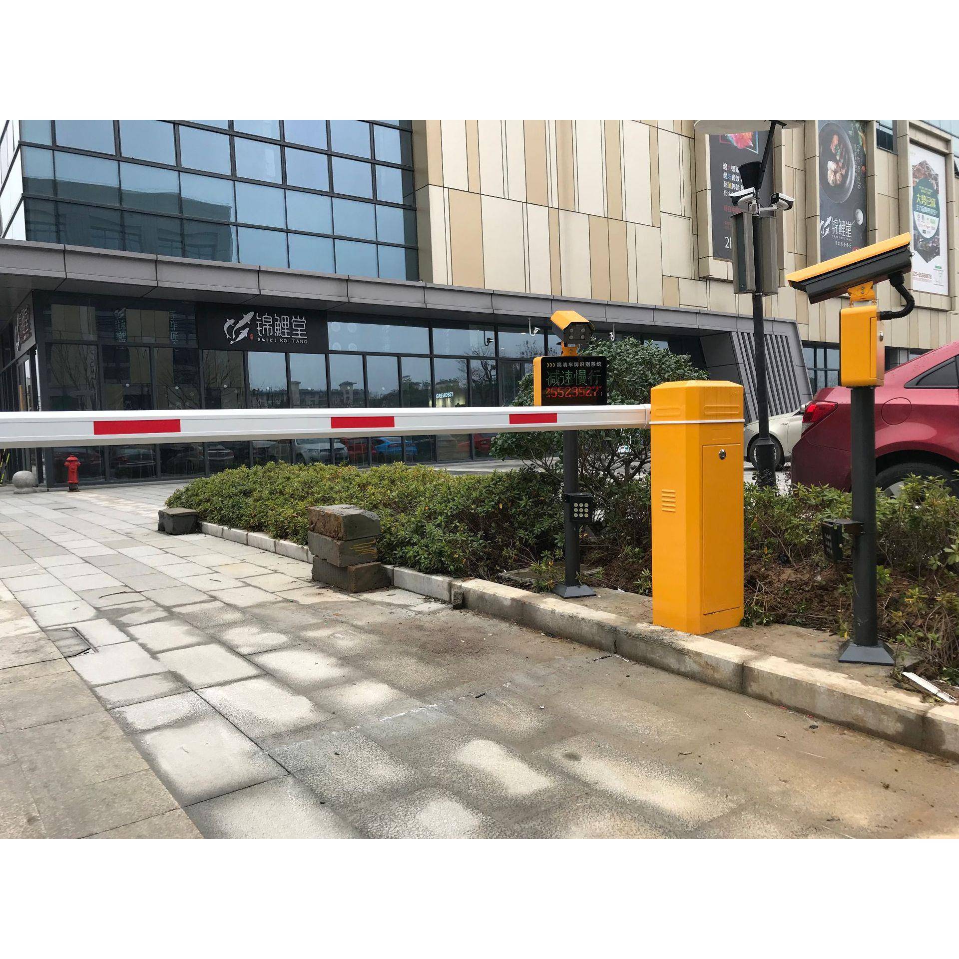 南京百胜门控停车场道闸设备无人值守收费系统
