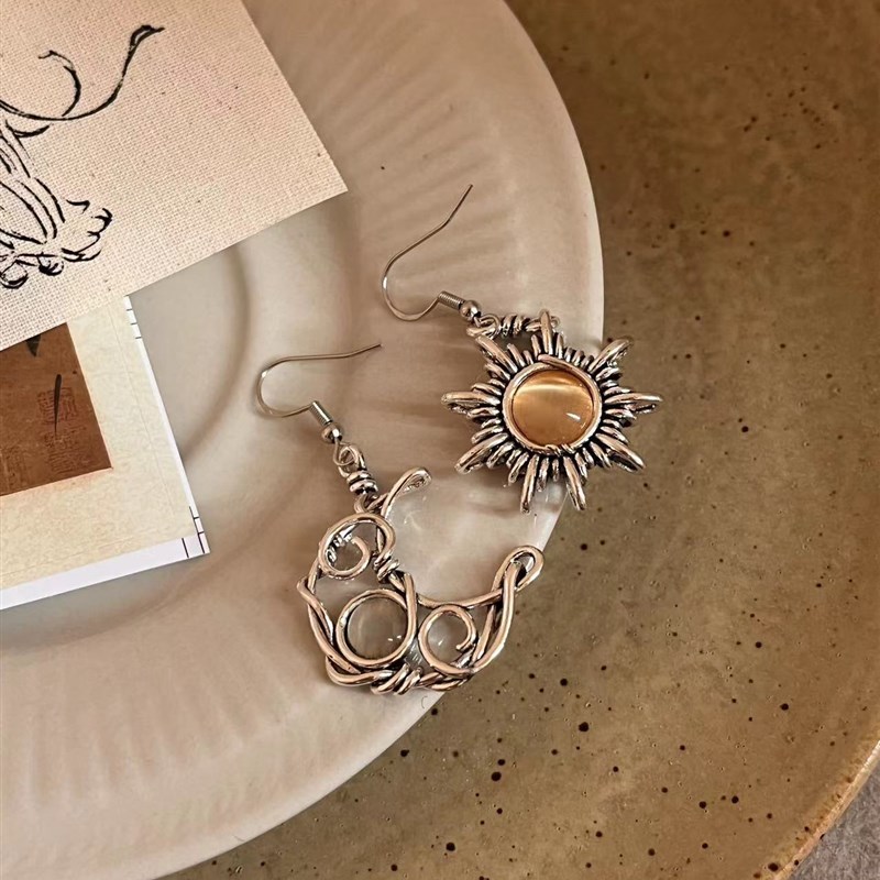 镂明新中式民i族风复古重工月光石不对称日月镂空缠绕耳坠耳饰