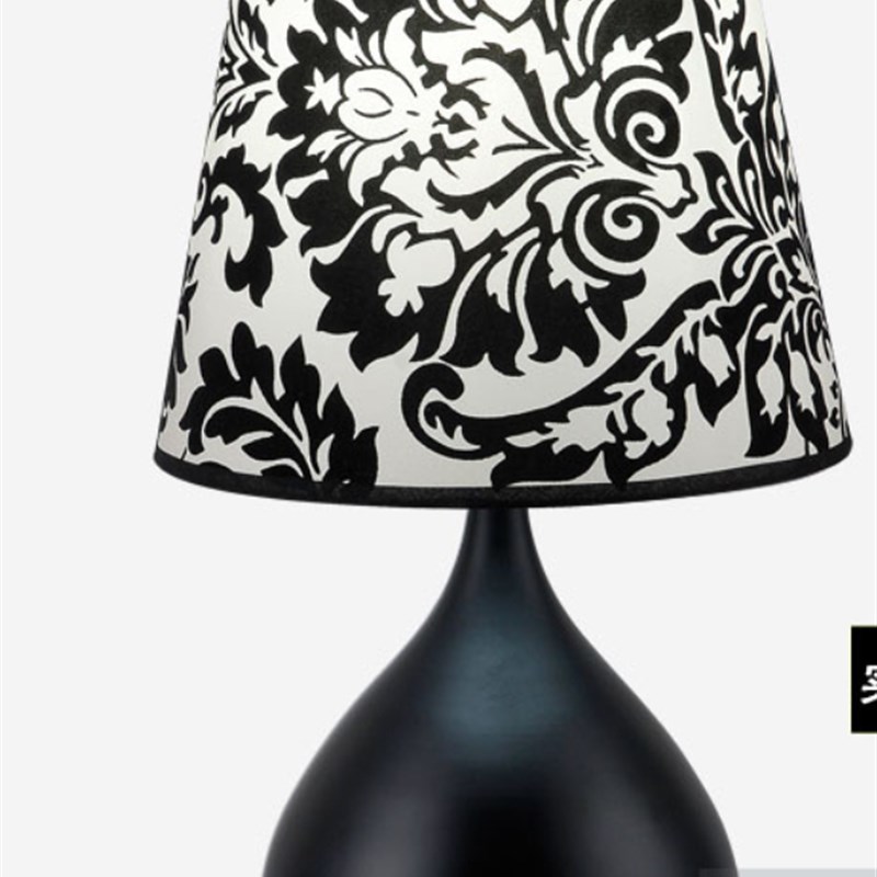 北欧触摸遥控调光现代简约时尚z创意节能台灯卧室床头灯书房卧室