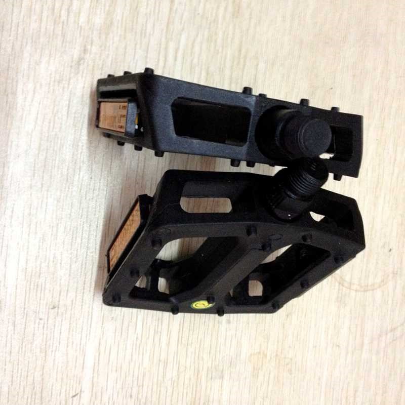 台产BMX 死飞车街车自行车 超轻 超高 强度尼龙脚踏(单只220克)