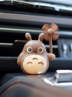 新可爱小龙猫车载香薰出风口精油扩香器汽车香水香氛车内装饰礼物