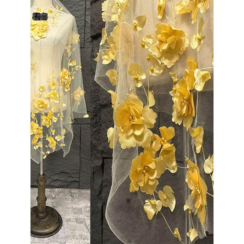 立体花朵网纱蕾丝布料 钉珠重工女装婚纱礼服绣花服装 设计师面料