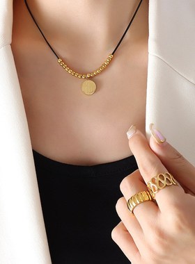 中国风国潮圆牌喜字设计吊坠小钢珠皮绳项链嘻哈网红博主流行饰品