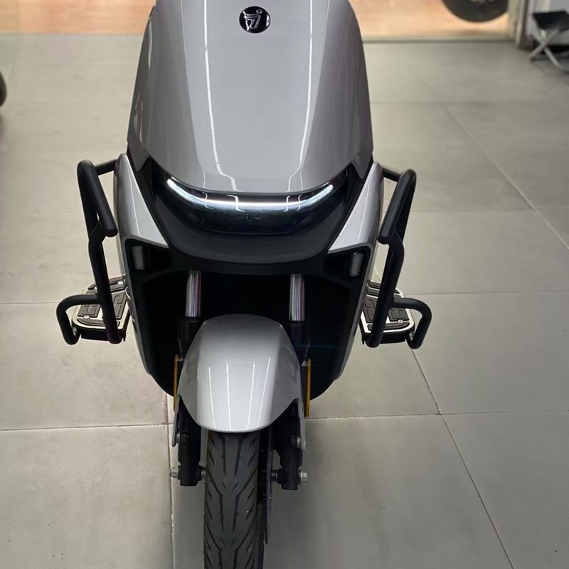 适用九号M80C+/M85C+/M95C/M95C+保险杠前护杠加宽脚踏加粗配件