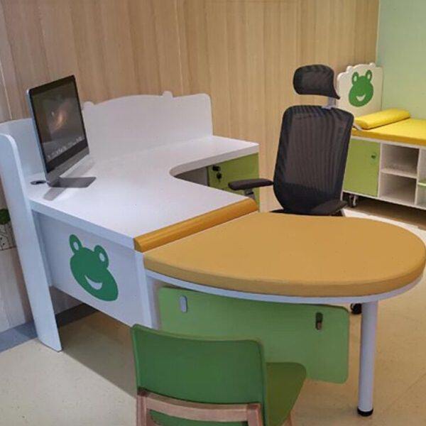 儿童医院办公桌门诊检查床看诊桌儿科诊桌诊疗床婴儿诊断床会诊桌