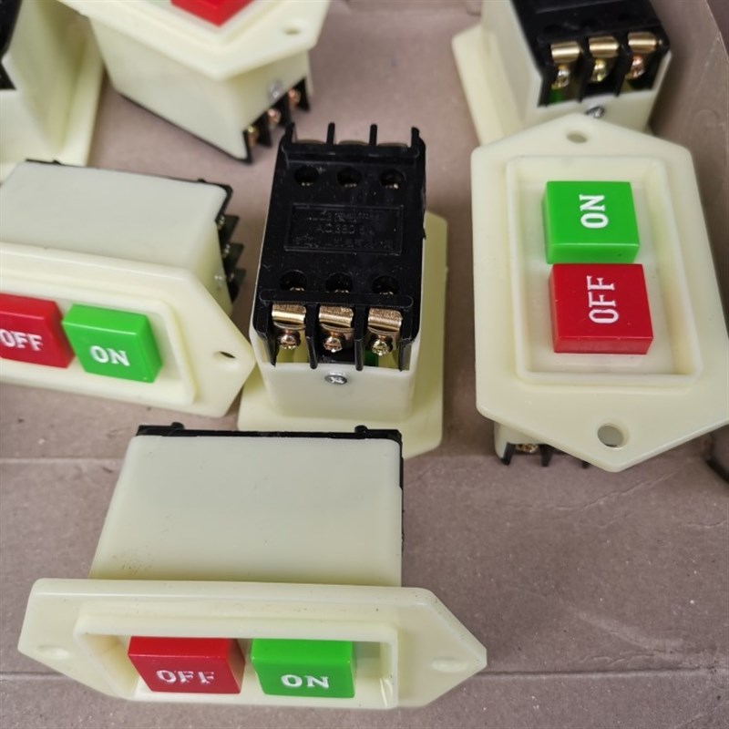 LC3三相按钮启动器开n关380V220V电机台钻砂轮机启动开关5A10A钻