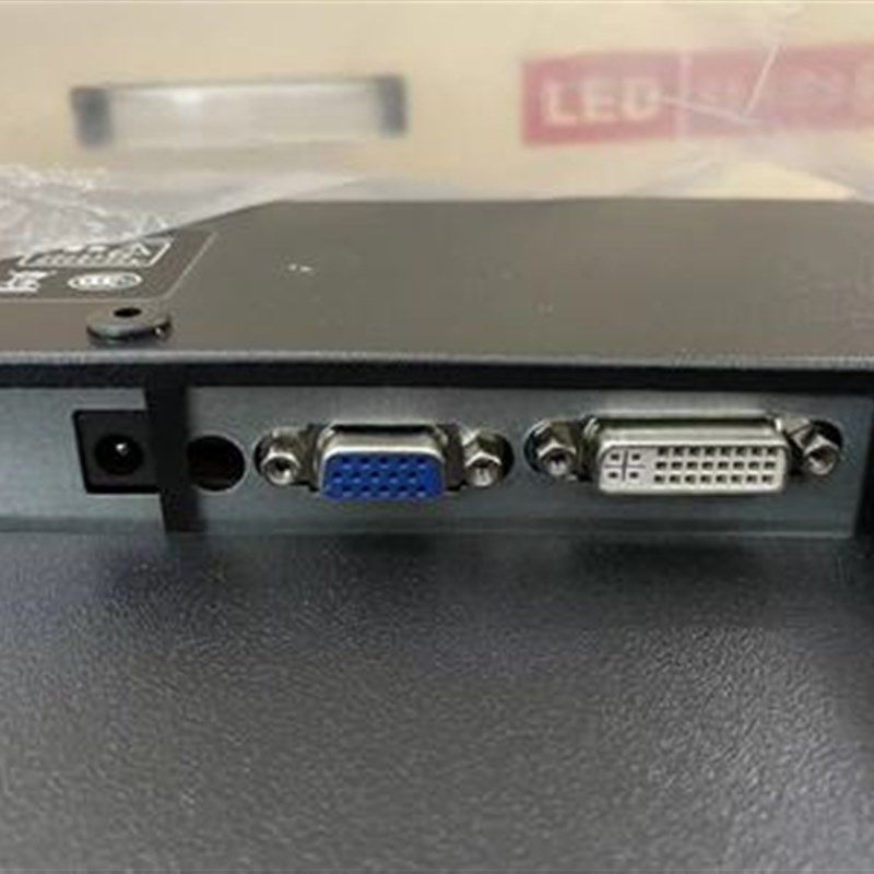 顺丰包邮19寸宽屏液晶显示器电视家用监控机床20/22/24寸内置音响