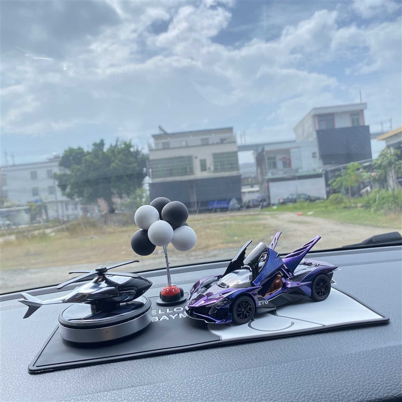 新款汽车模型车内香薰除异味x持久香氛淡香太阳能直升飞机摆件装