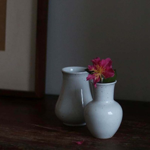 陶艺风日式小号花瓶 粗陶泥雾白色手工花器 复古质感桌面装饰摆设