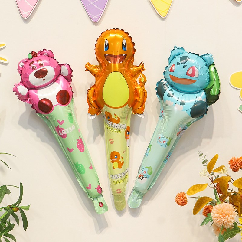 宠物精灵卡通手持加油棒气v球幼儿园学校运动会助威道具草莓熊装