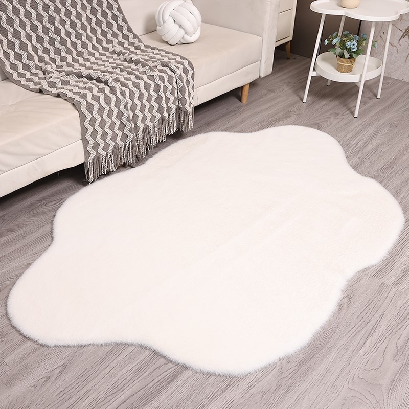 白色短毛绒云朵地毯少女床边毯不规则家K用客厅茶几地垫镜前毛毛