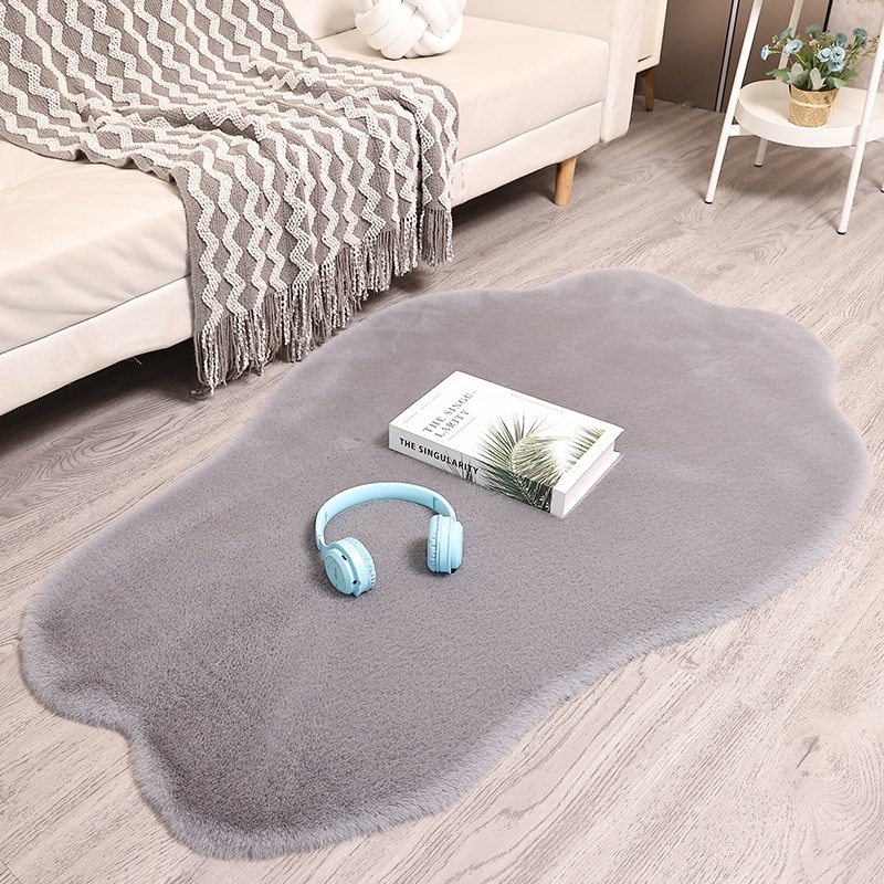 白色短毛绒云朵地毯少女床边毯不规则家用客厅茶几地垫镜前毛毛毯