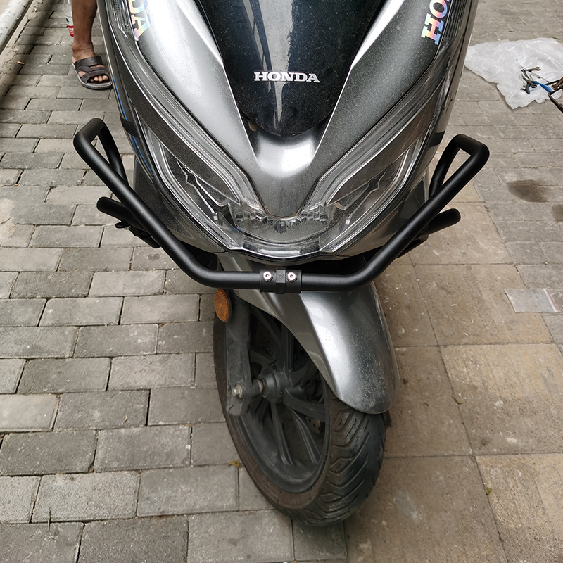 适用于踏板车本田PCX150保险杠 WH150T前护杠防摔包围杠改装配件