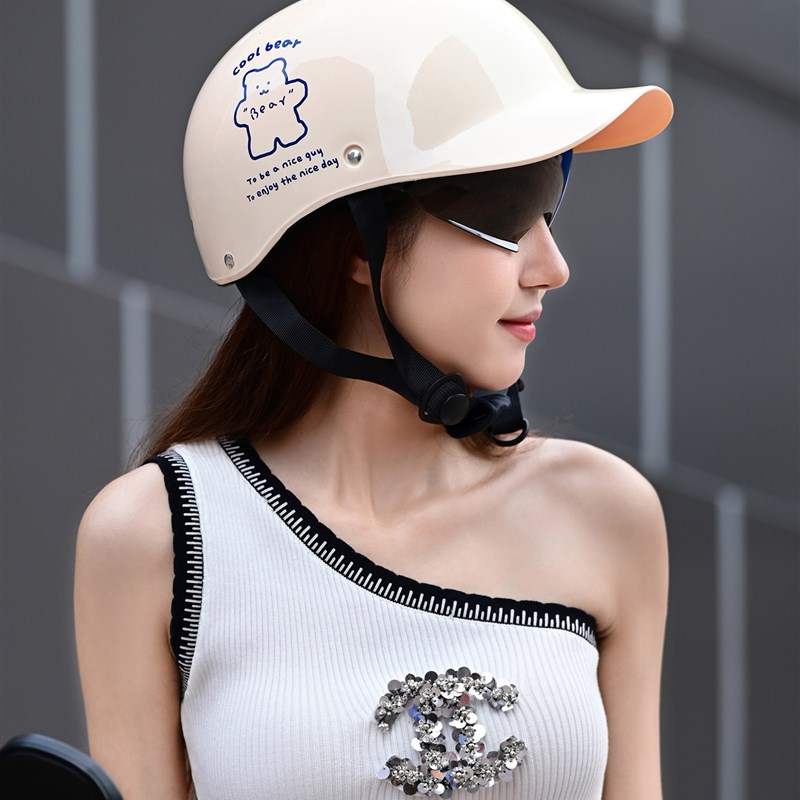 3c认证电动车头盔可爱电瓶车安全帽夏季鸭舌帽半盔摩托车夏盔男女