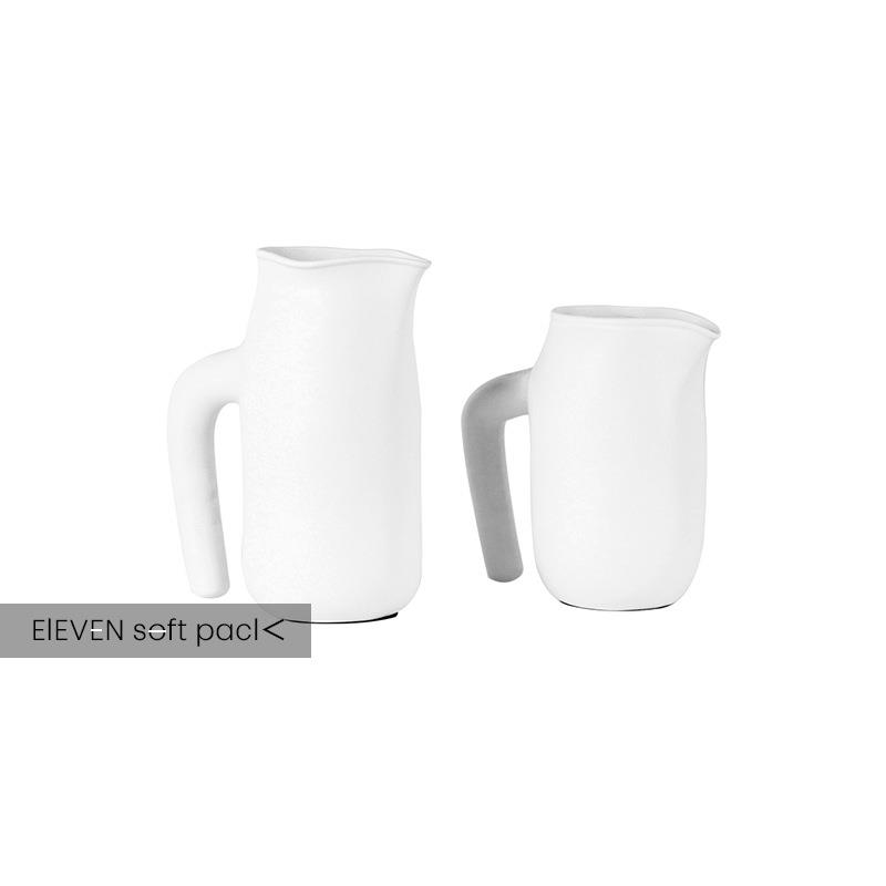 现代简约创意白色大耳朵马克杯花器样板房北欧个性壶型花瓶装饰品