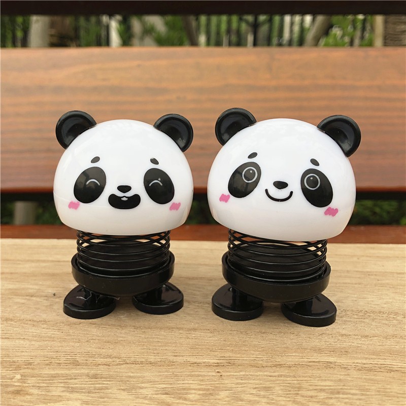 创意熊猫车载弹簧公仔汽车饰品摆件家居办公桌摆件解压Z公仔送朋